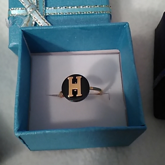 Ring - Picture 3 of 3